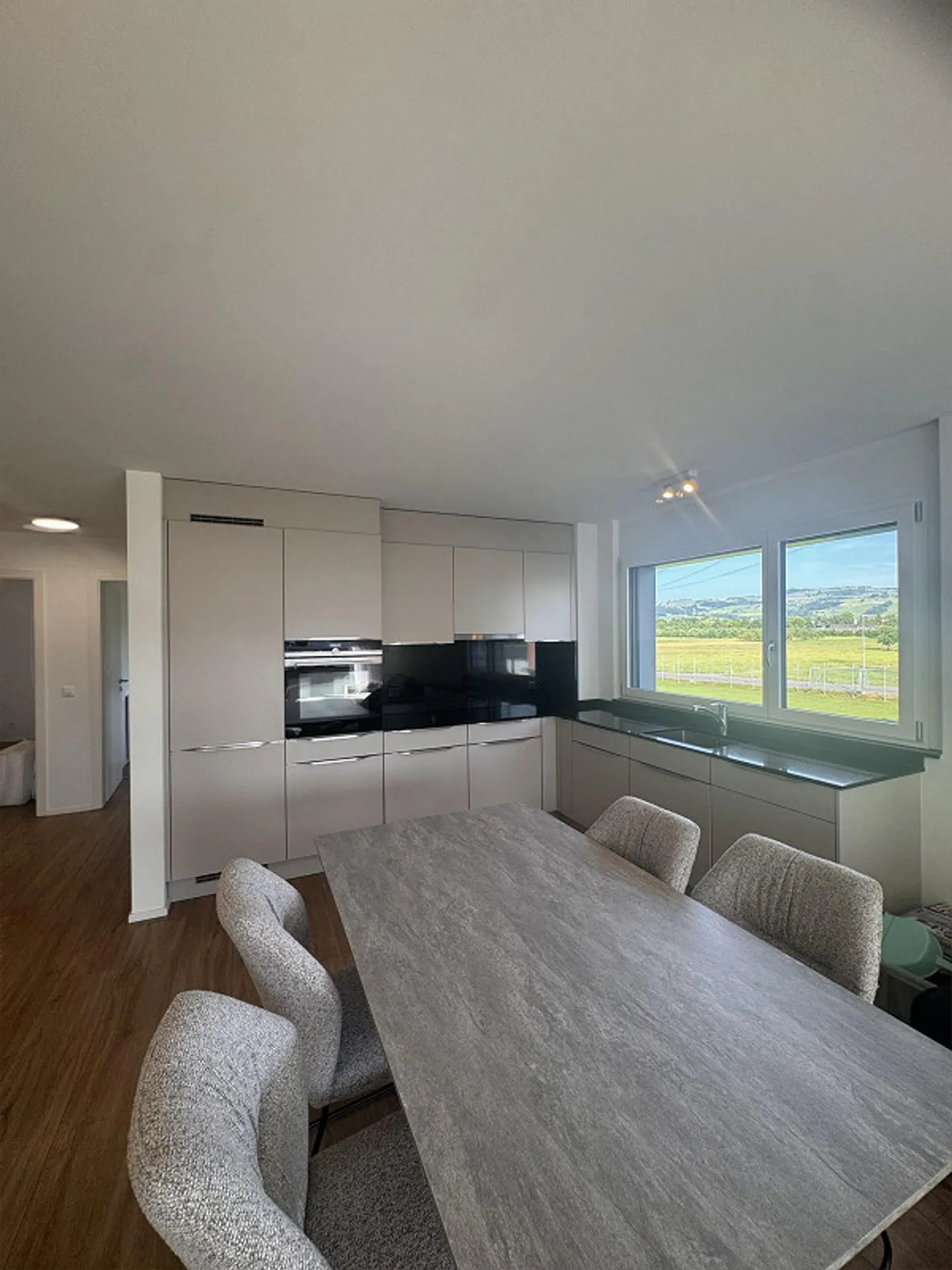 Fully furnished & modern – Your new home awaits! - Photo 4 of 10