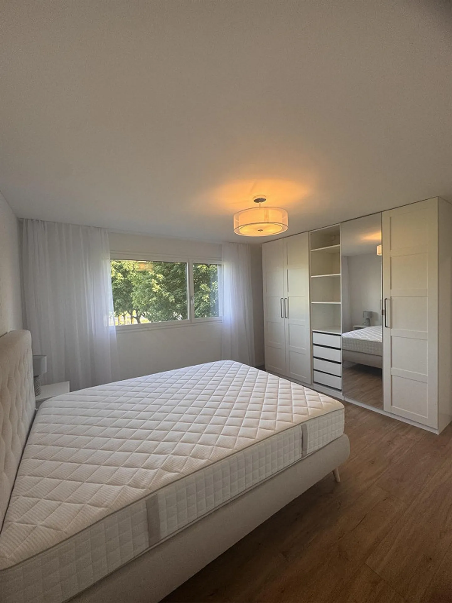 Fully furnished & modern – Your new home awaits! - Photo 5 of 10