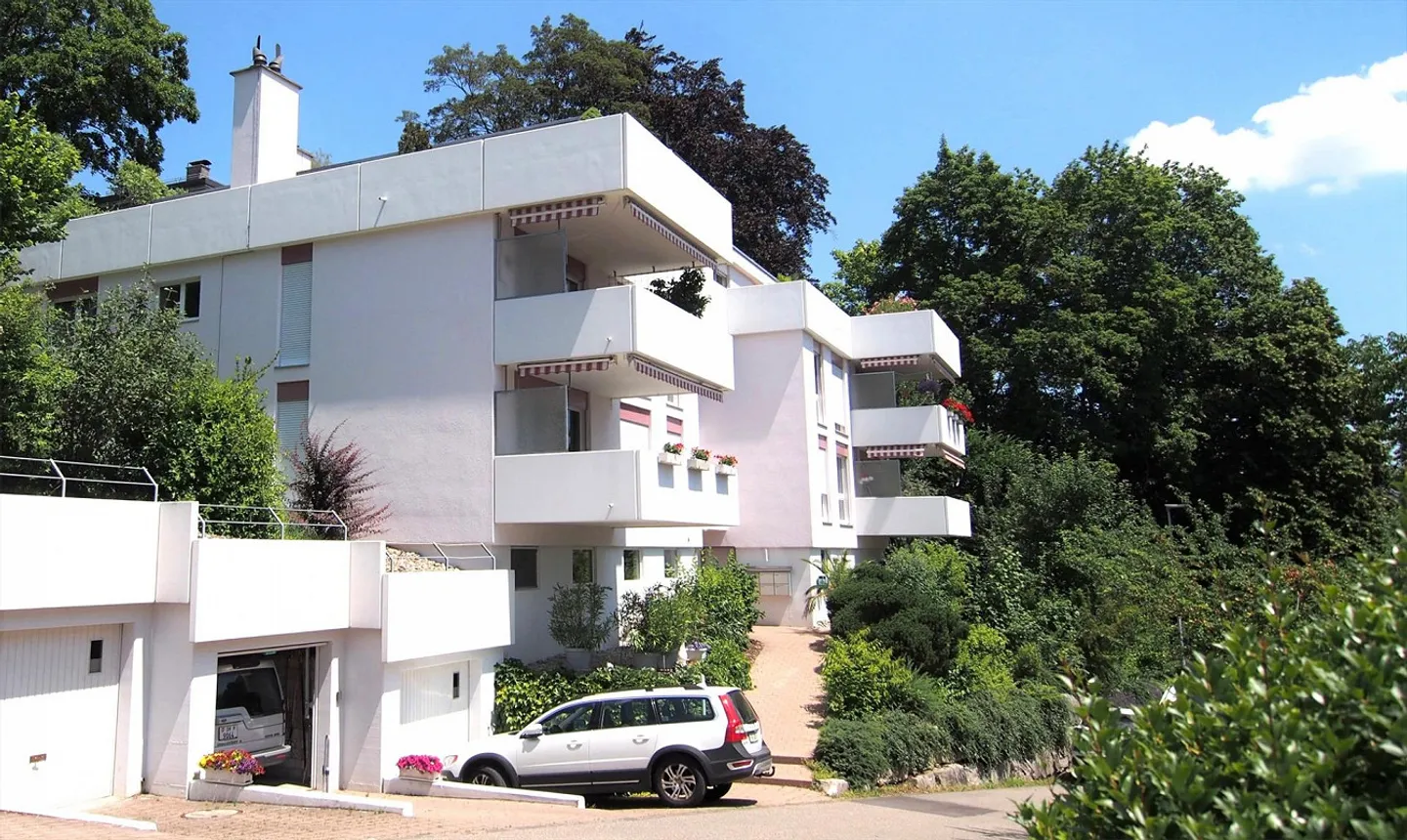 Spacious, quiet 4 ½ room apartment, 4 minutes from Schaffhausen train station - Photo 2 of 15