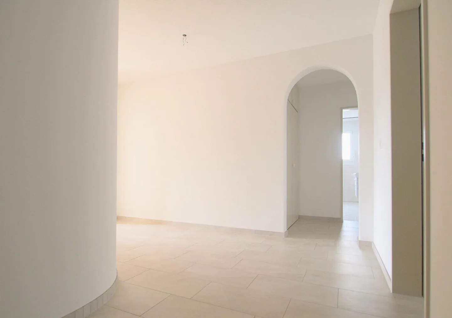 Spacious, quiet 4 ½ room apartment, 4 minutes from Schaffhausen train station - Photo 7 of 15