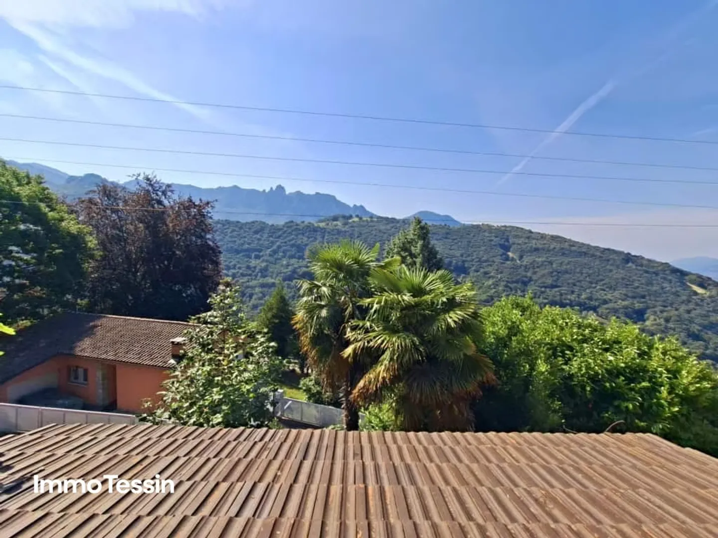 Your retreat with a fantastic panoramic view of the beautiful and untouched Ticino mountains - Photo 6 of 13