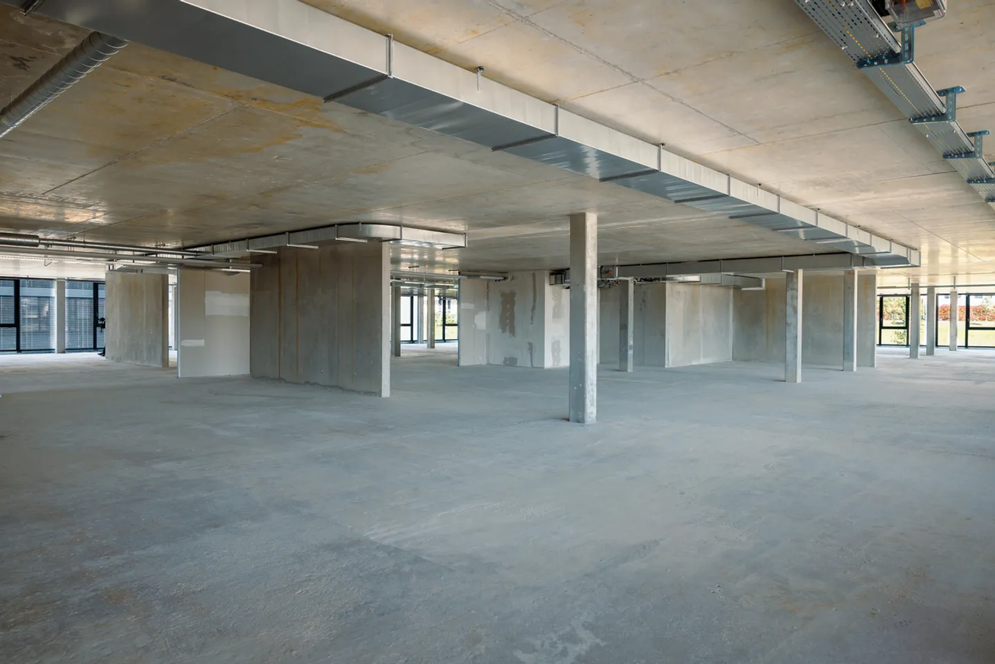 IDEAL PARK - Atelier 110m2 im 1. Stock mit Lastenaufzug - Lkw-Zugang - Foto 2 von 6