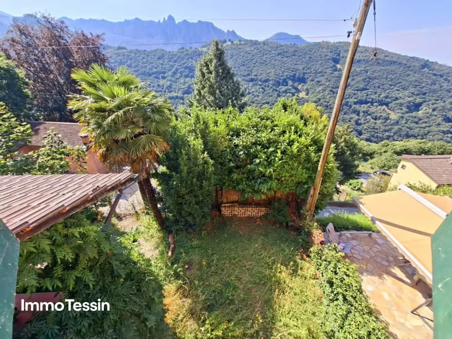 Your retreat with a fantastic panoramic view of the beautiful and untouched Ticino mountains - Photo 7 of 13