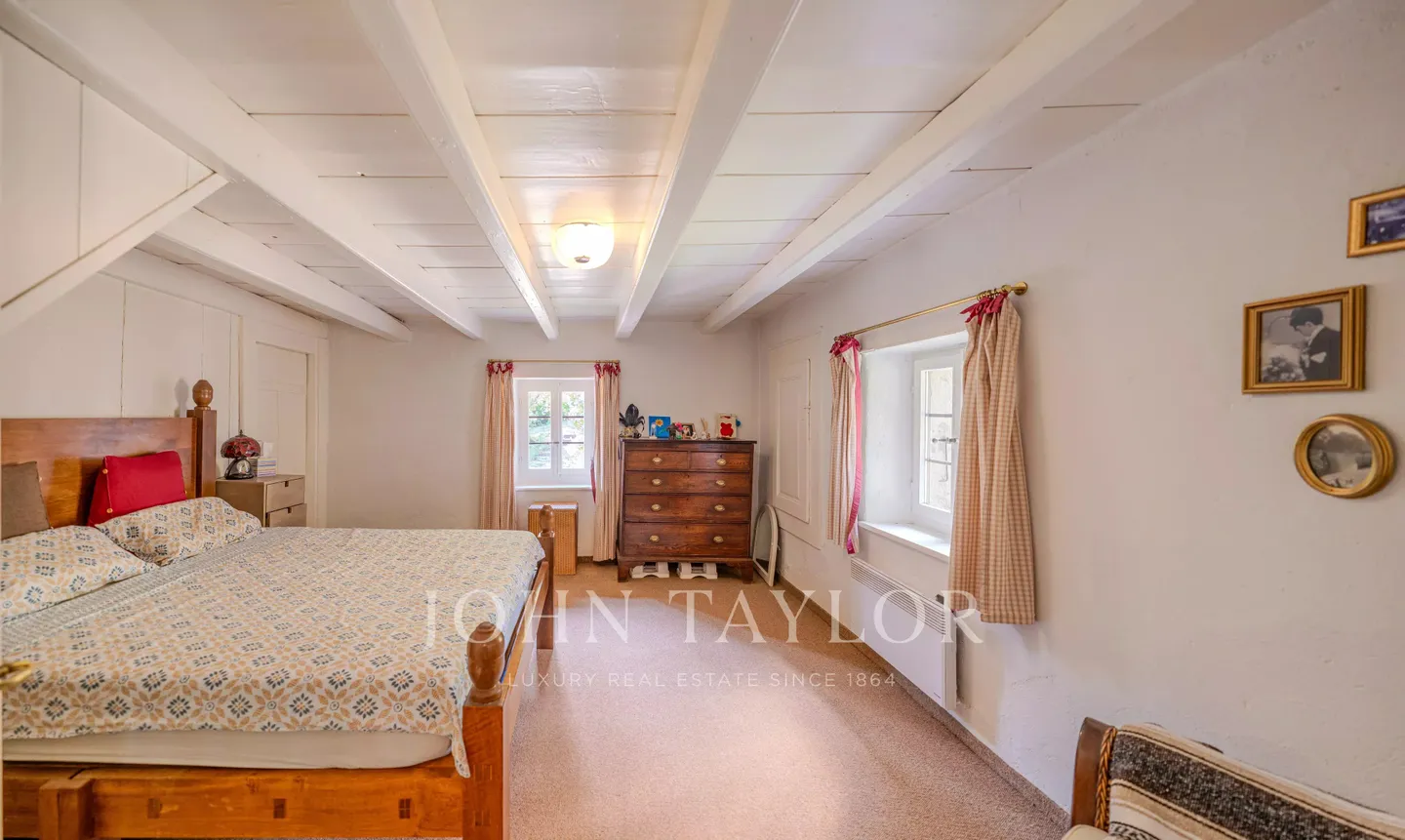 Charming Farmhouse in Forel - Photo 8 of 13