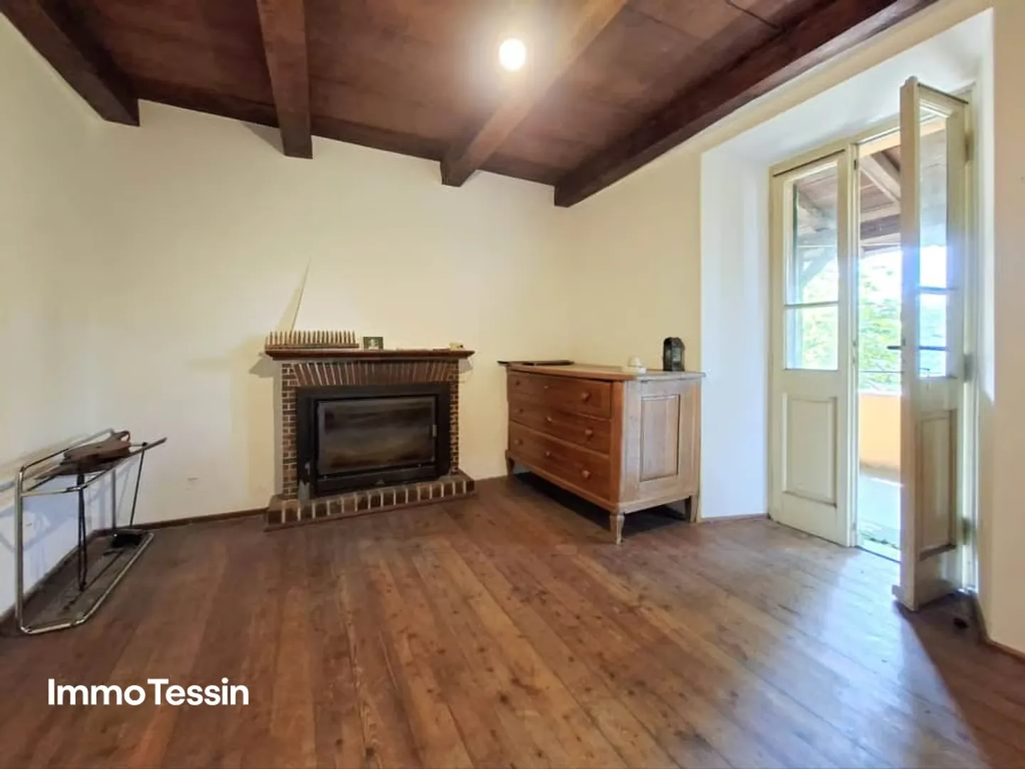 Your retreat with a fantastic panoramic view of the beautiful and untouched Ticino mountains - Photo 8 of 13