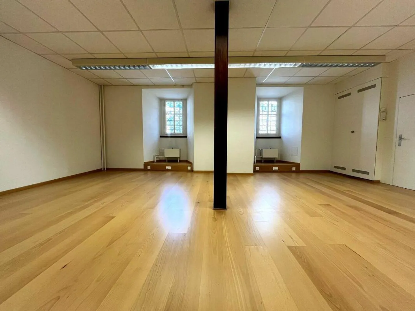 Spazio commerciale caratteristico nel cuore di Schwyz - Foto 7 di 10