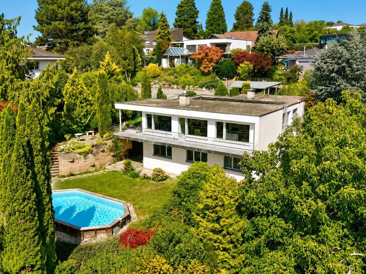 Zeitgenössisches 6-Zimmer-Haus - Foto 1 von 20