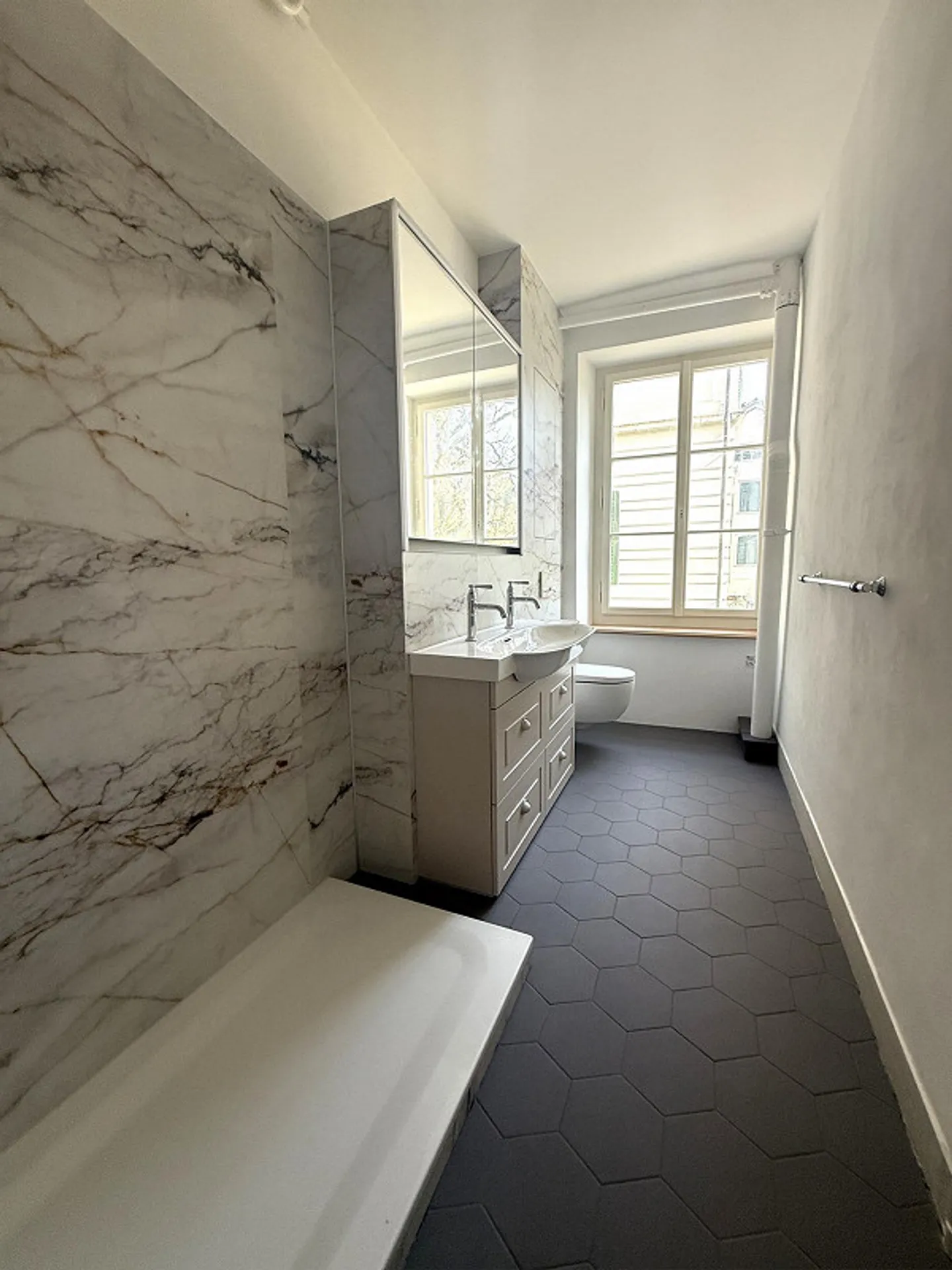 Appartamento esclusivo di 5,5 stanze con fascino storico in un'area parco idilliaca - Foto 11 di 19