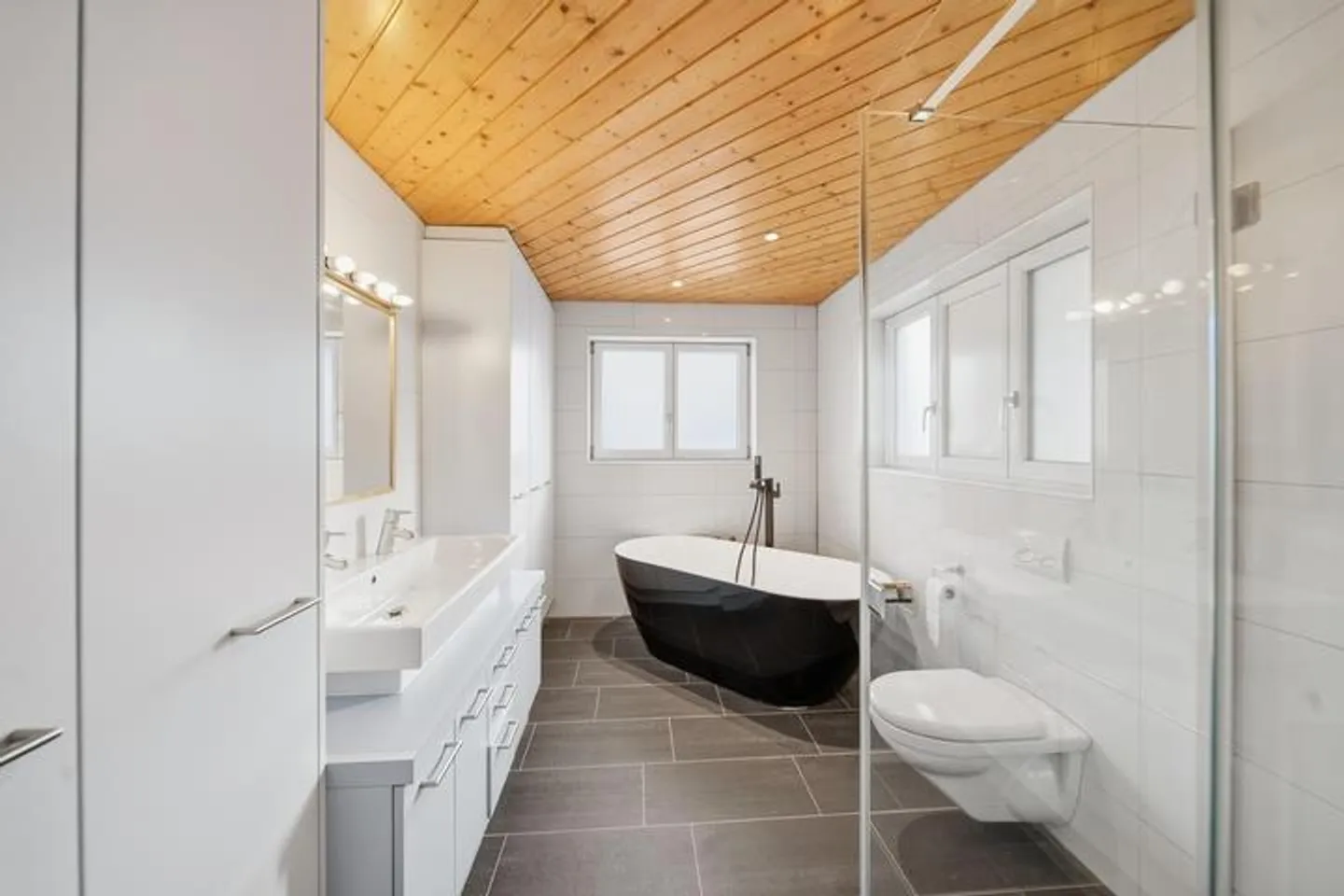 CHARME DI DUE EPOCHE - CASA UNIFAMILIARE ABILMENTE RISTRUTTURATA - Foto 6 di 8