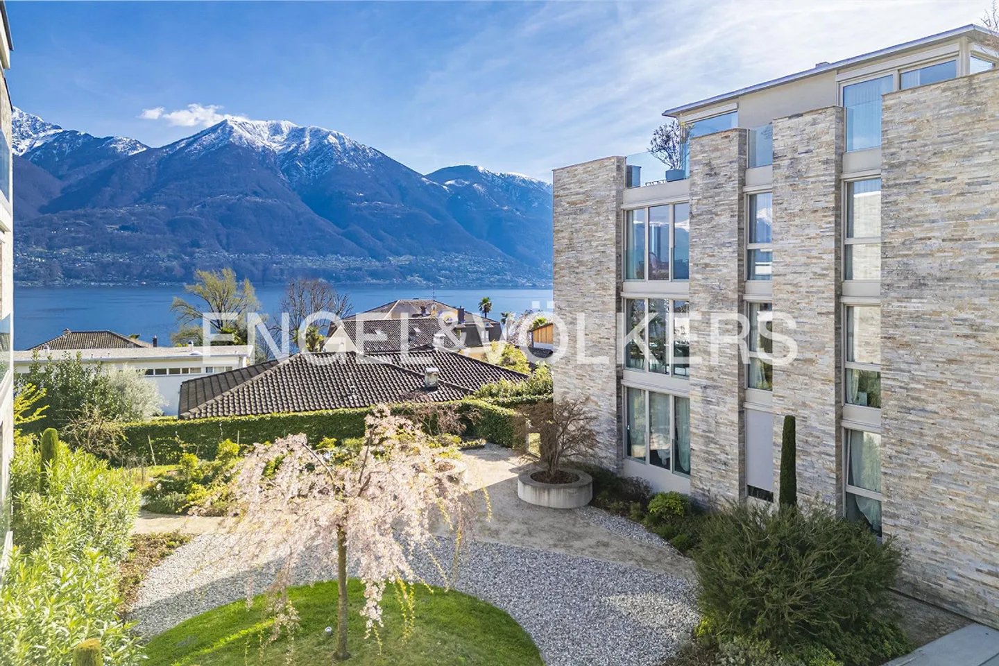 Appartement moderne avec vue sur le lac (52) - Photo 9 sur 9
