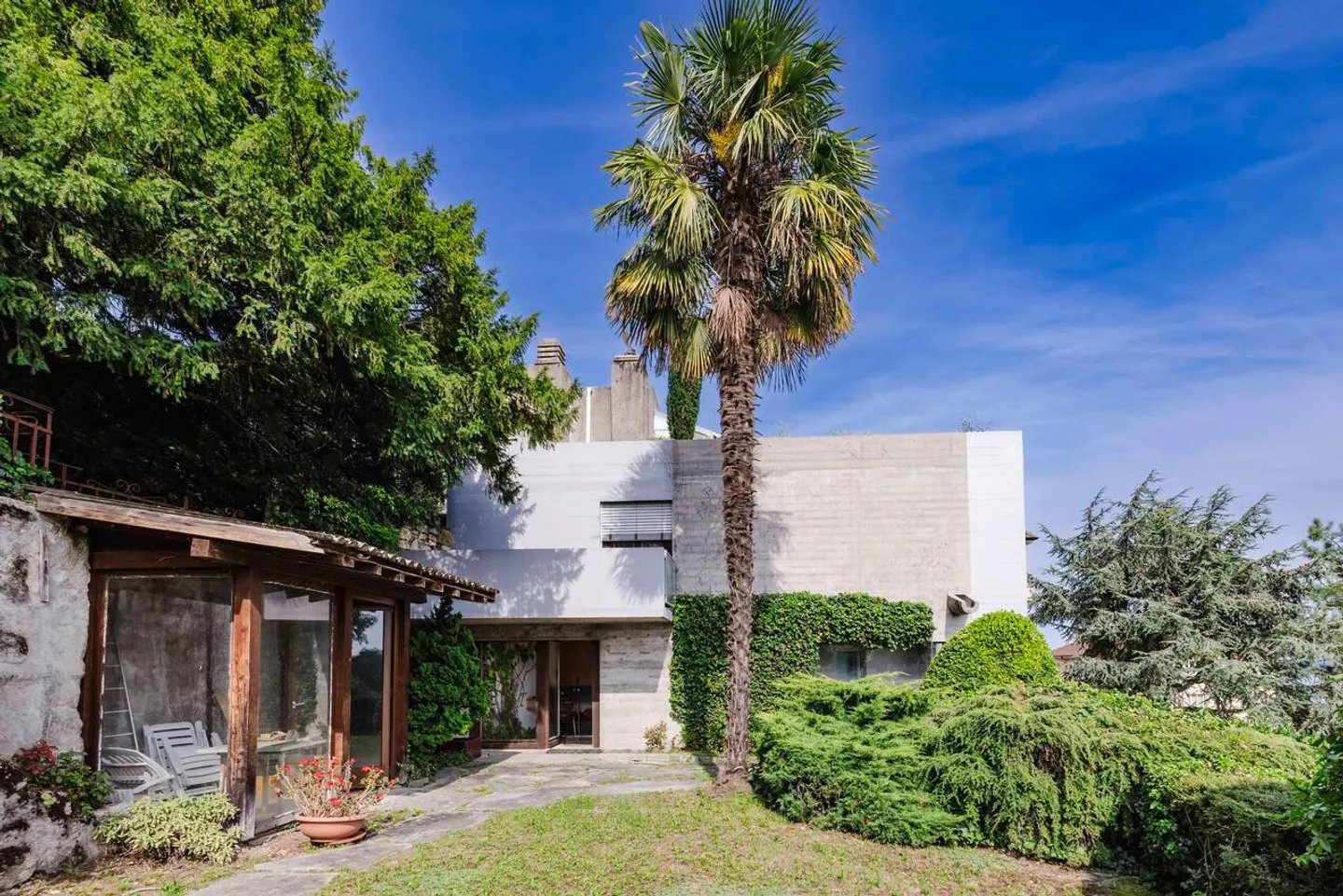 Wunderschöne zeitgenössische Villa - Foto 1 von 7