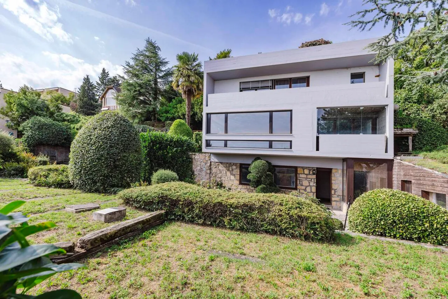 Wunderschöne zeitgenössische Villa - Foto 2 von 7