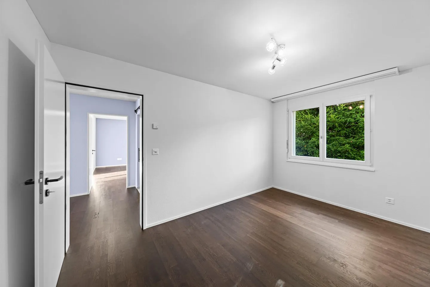 Appartement entièrement rénové au bord du lac - Photo 7 sur 16