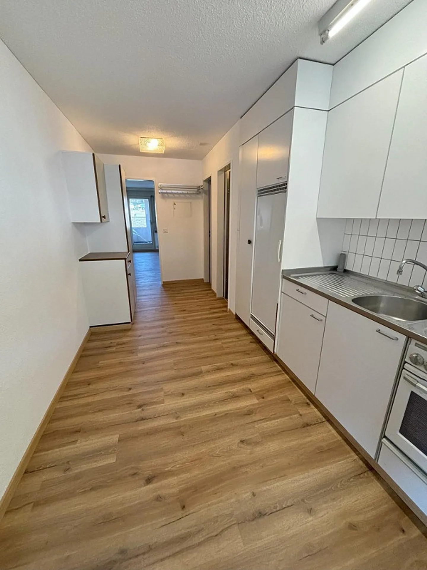 3-room old building apartment in Flims Ideal as a shared apartment or staff accommodation - Photo 5 of 8