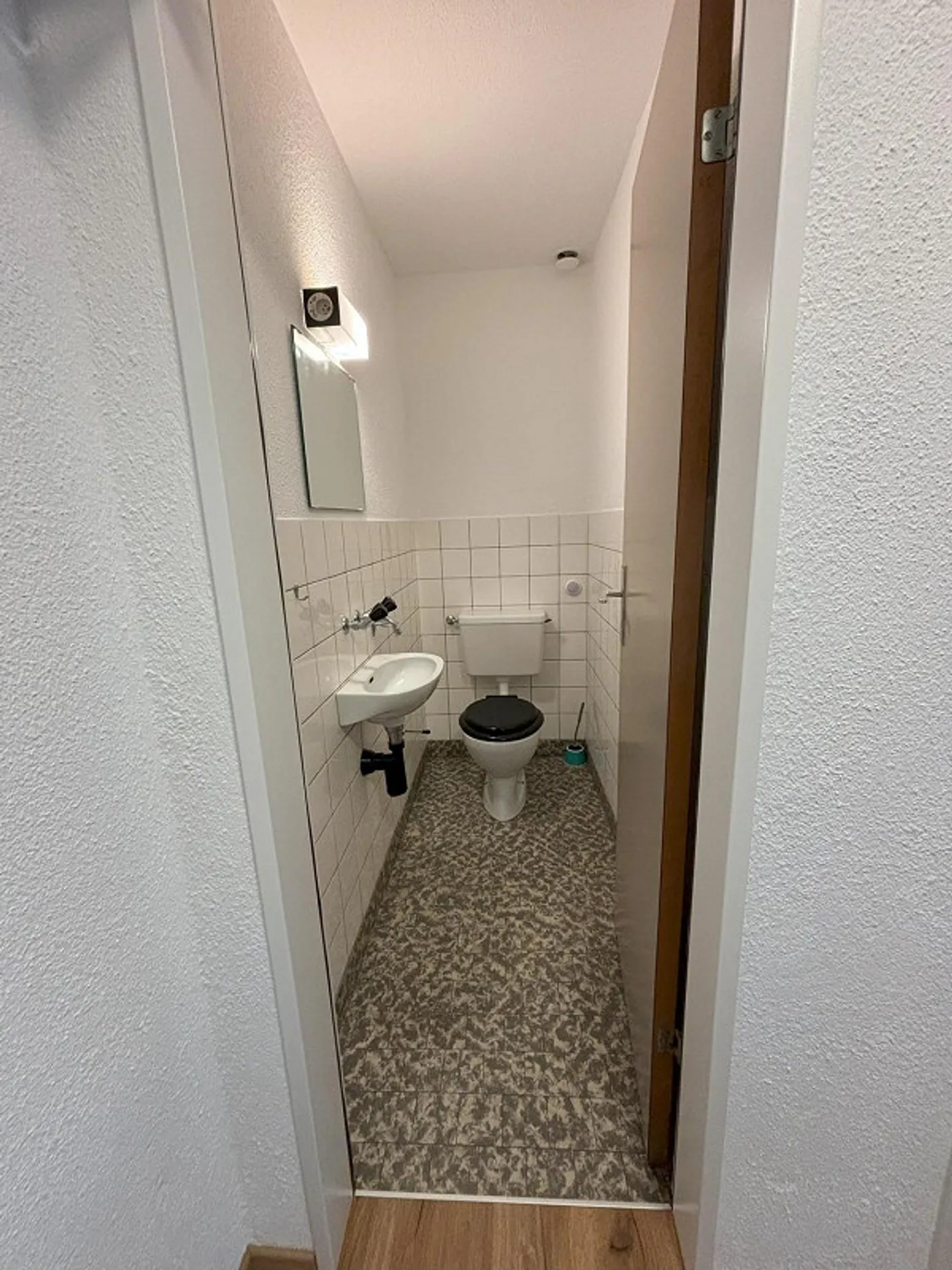 3-room old building apartment in Flims Ideal as a shared apartment or staff accommodation - Photo 6 of 8