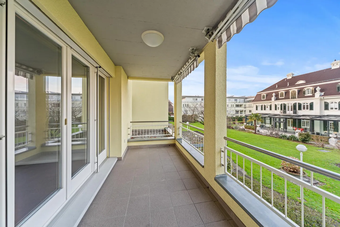 Appartement entièrement rénové au bord du lac - Photo 12 sur 16