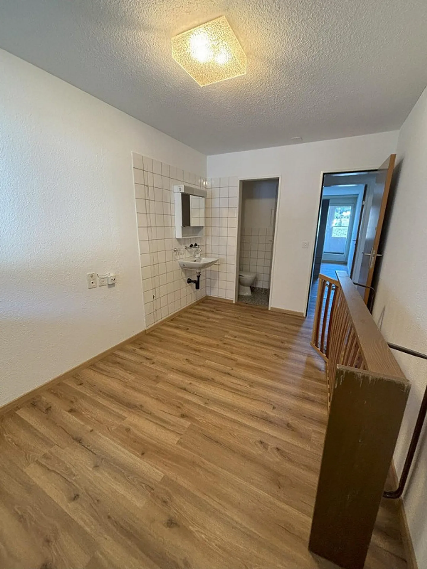 3-room old building apartment in Flims Ideal as a shared apartment or staff accommodation - Photo 3 of 8