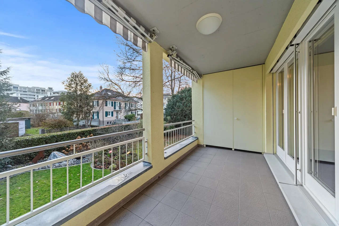 Appartement entièrement rénové au bord du lac - Photo 13 sur 16