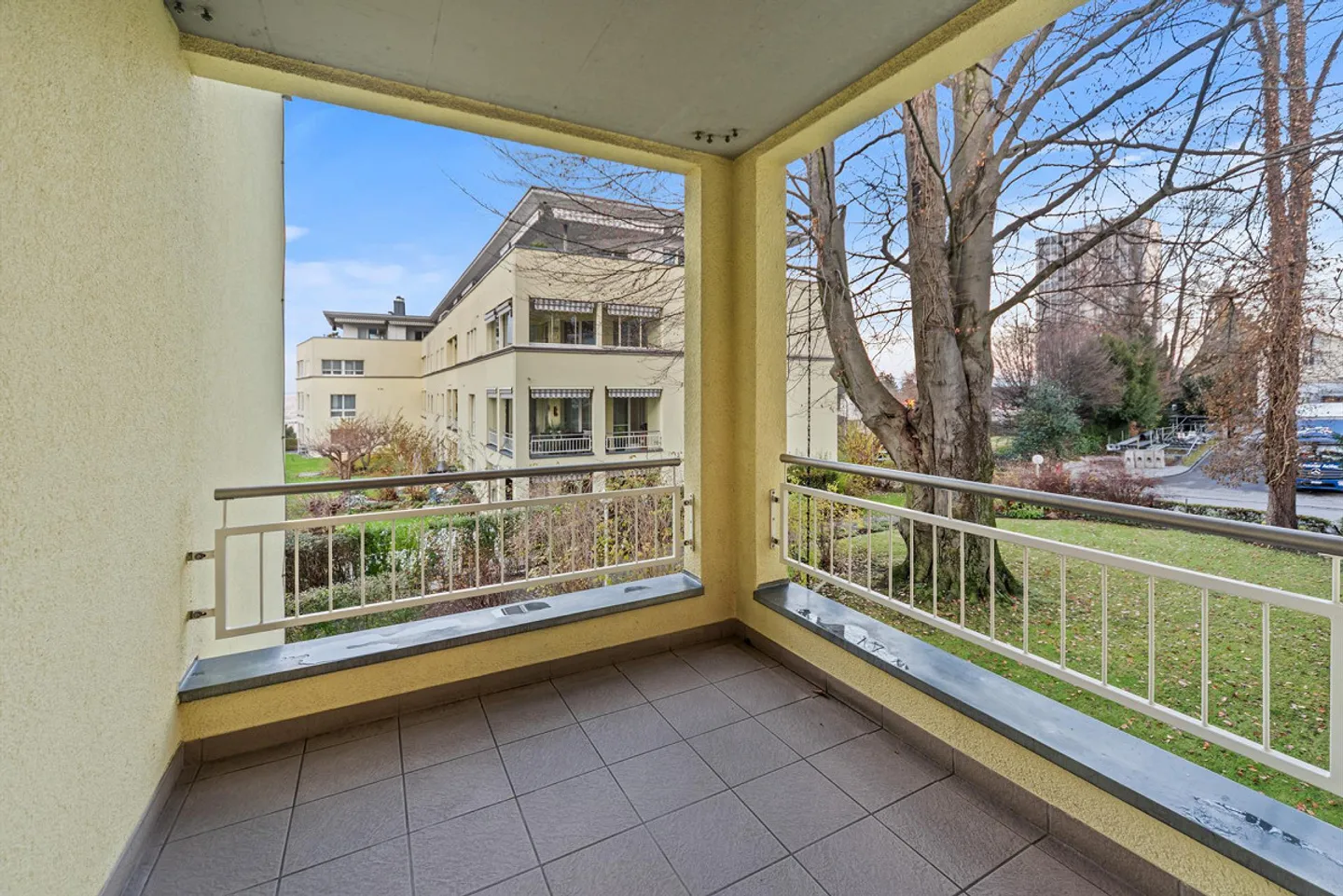 Appartement entièrement rénové au bord du lac - Photo 14 sur 16