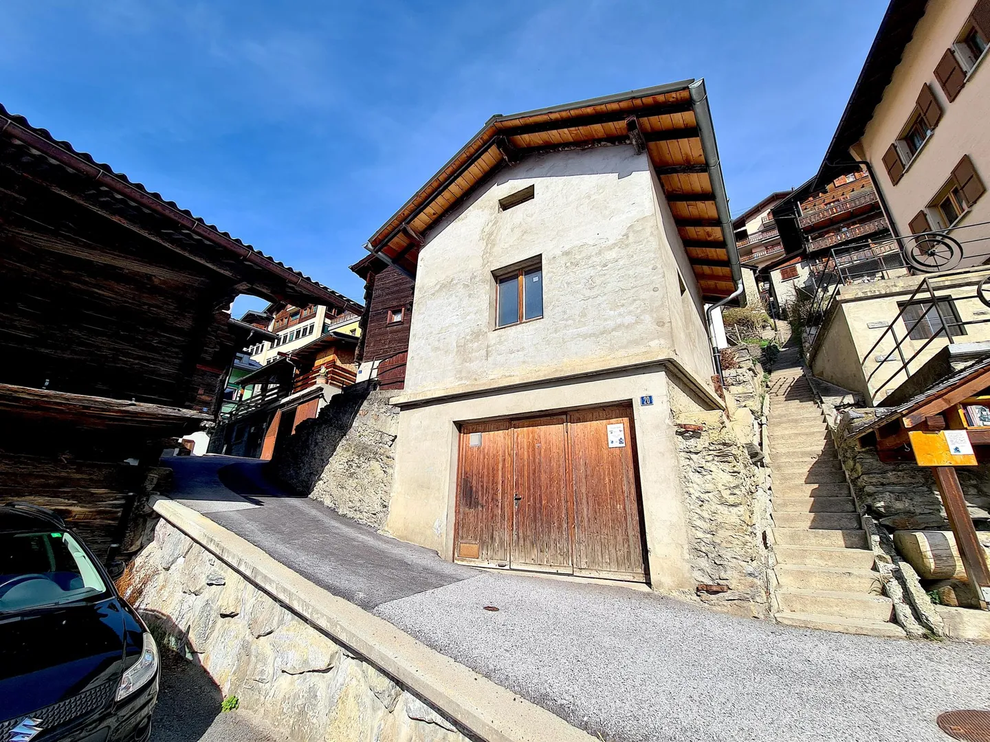 Bella casa con due appartamenti + grande officina e autentico Raccard - Foto 6 di 6