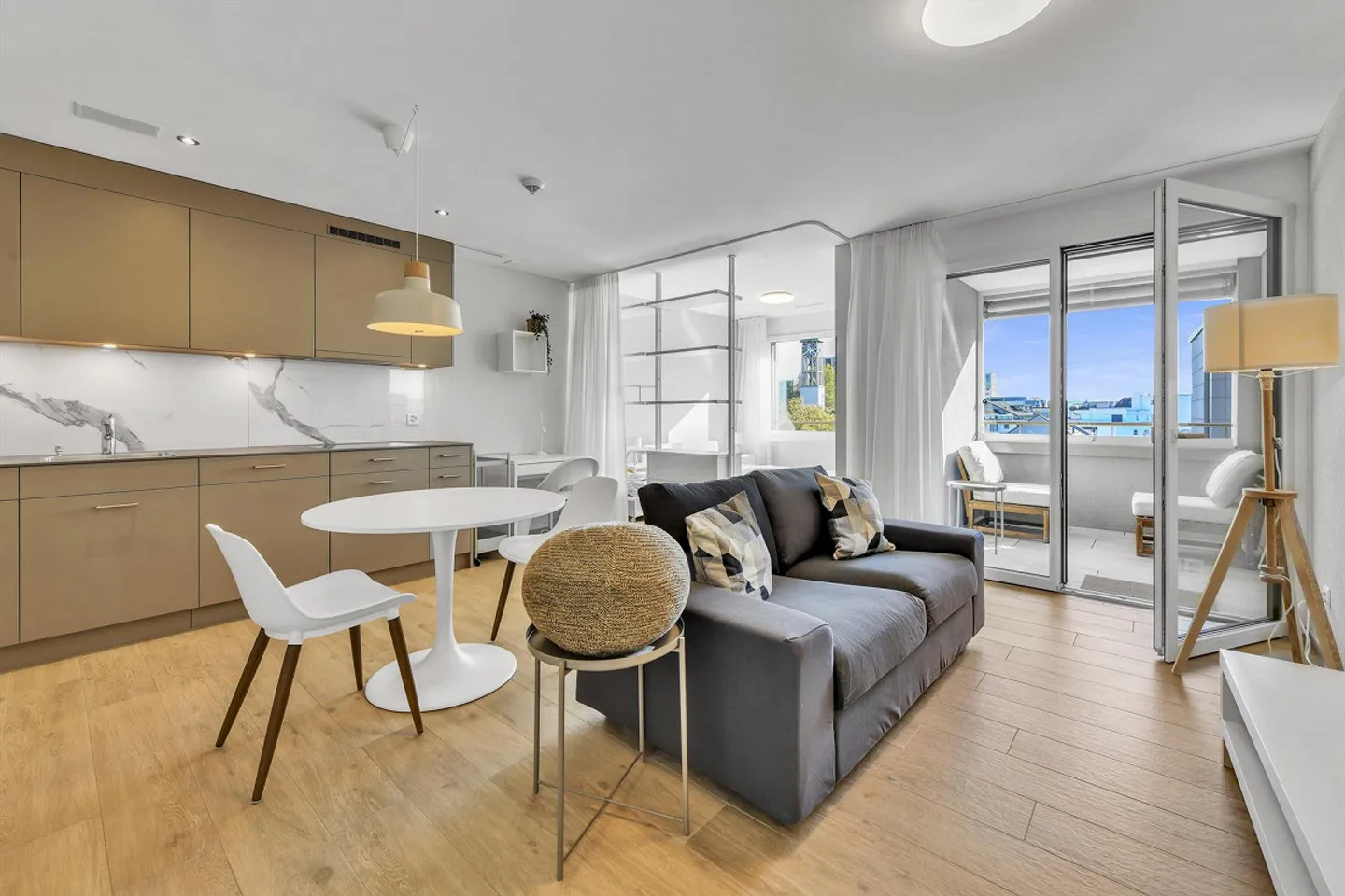 Stiloso. Centrale. Unico. - Foto 1 di 9