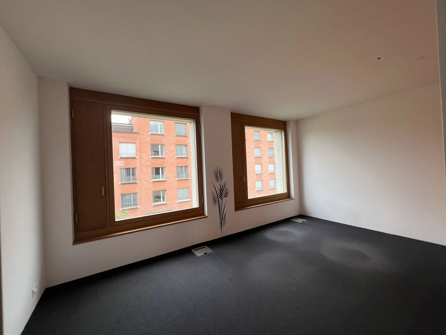 Zentrale Gewerbefläche mit Extra-Optionen - Foto 3 von 10