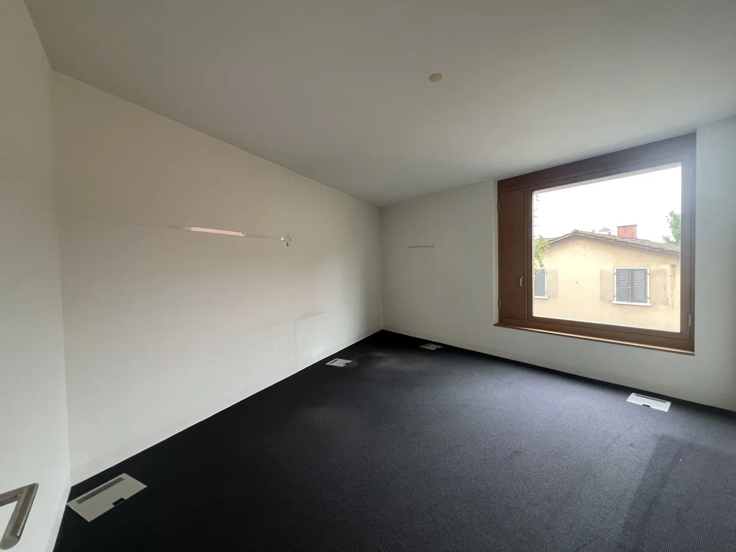 Zentrale Gewerbefläche mit Extra-Optionen - Foto 7 von 10