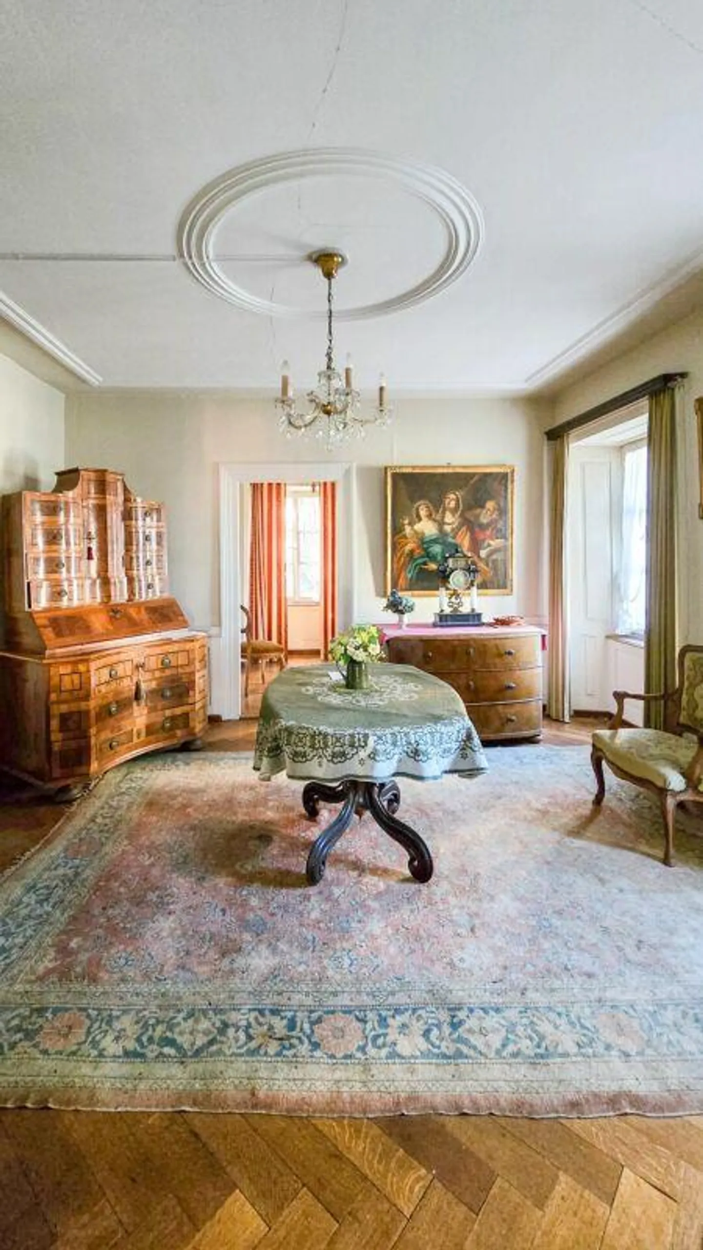 Insieme immobiliare storico con carattere unico - Foto 4 di 13