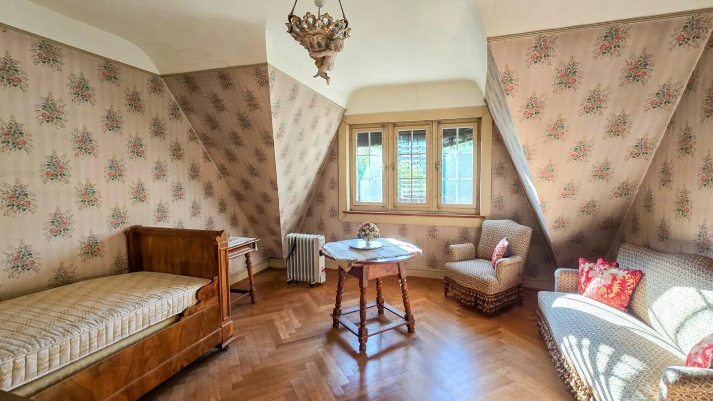 Insieme immobiliare storico con carattere unico - Foto 10 di 13