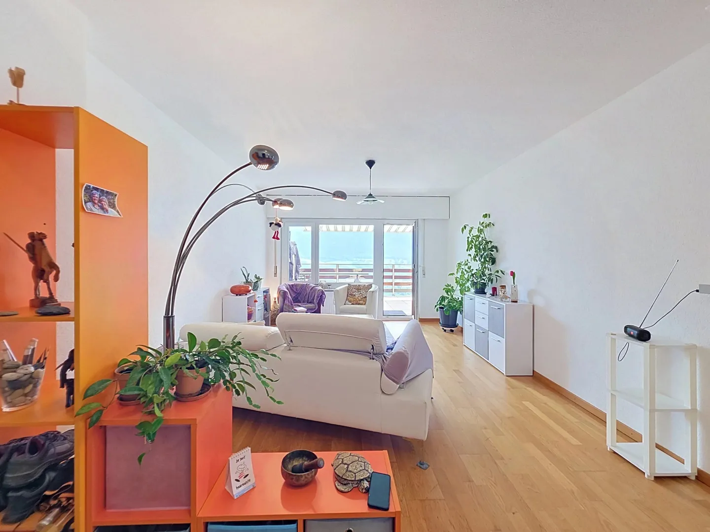 Modern Apartment in Corin-de-la-Crête - Photo 2 of 8