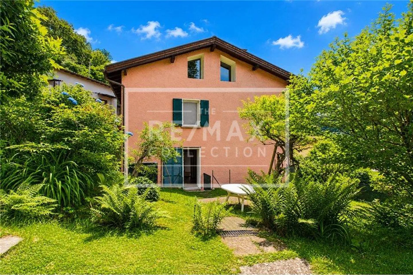 Casa unifamiliare da sogno piena di fascino con giardino - Foto 12 di 13