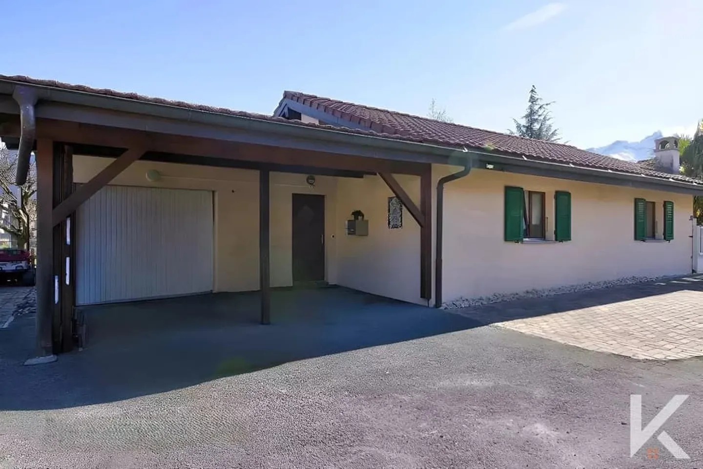 single storey villa - Photo 3 of 13