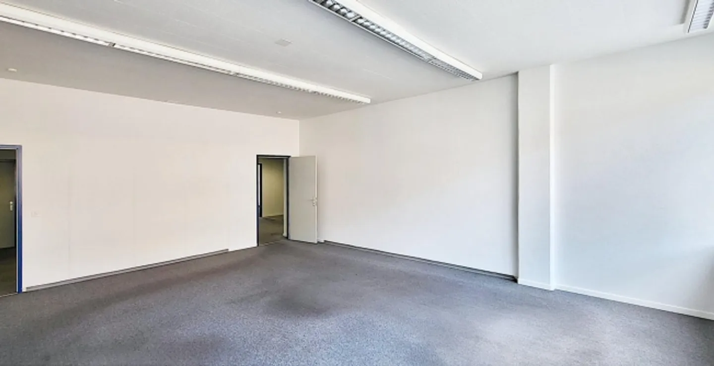 "Expanded individual offices in various sizes!" - Photo 3 of 8