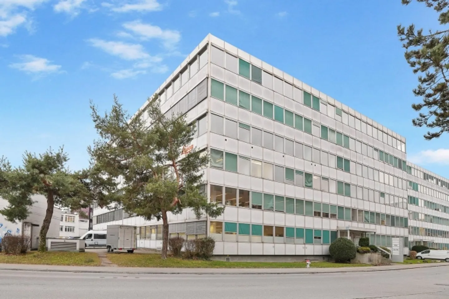 "Expanded individual offices in various sizes!" - Photo 5 of 8