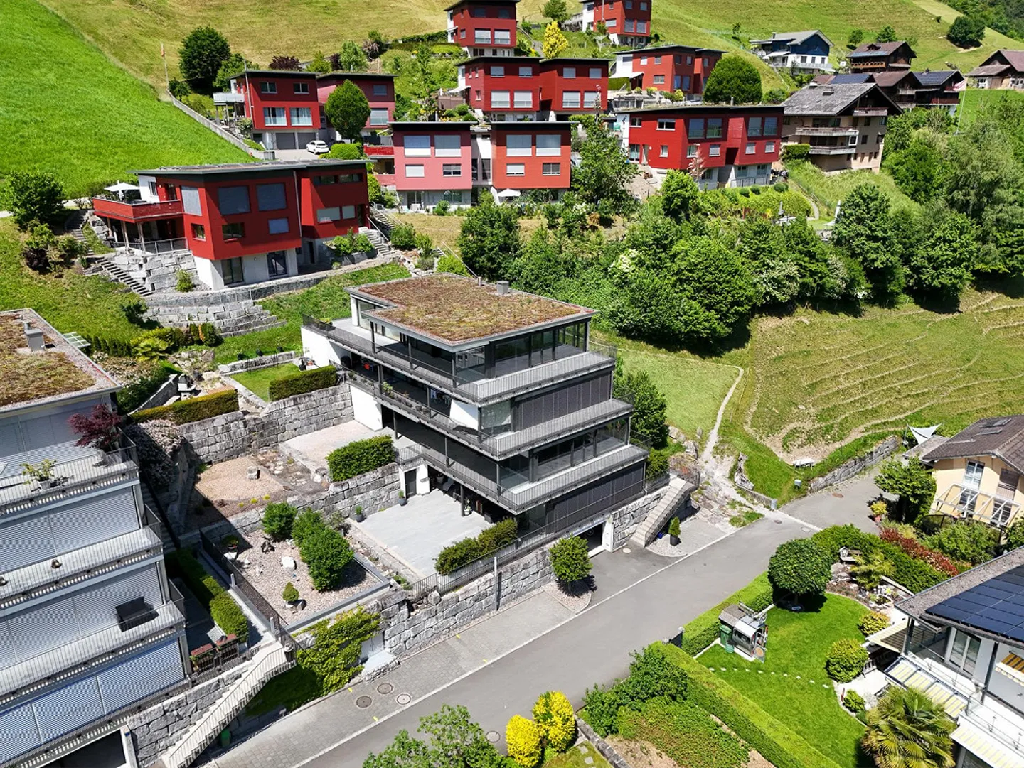 Appartement de jardin 5,5 pièces avec vue sur les montagnes de Nidwald - Photo 2 sur 20