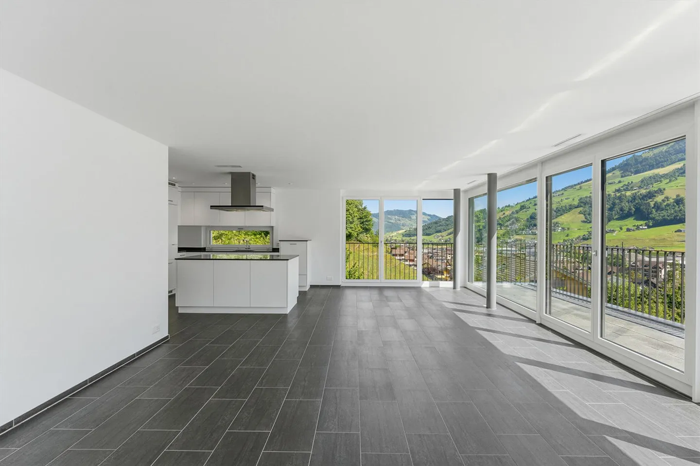 Appartement de jardin 5,5 pièces avec vue sur les montagnes de Nidwald - Photo 3 sur 20