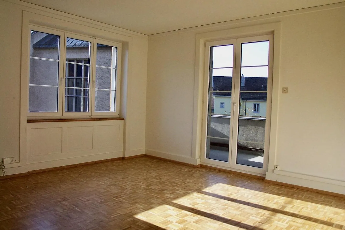 Office space in a shared office - Photo 2 of 8