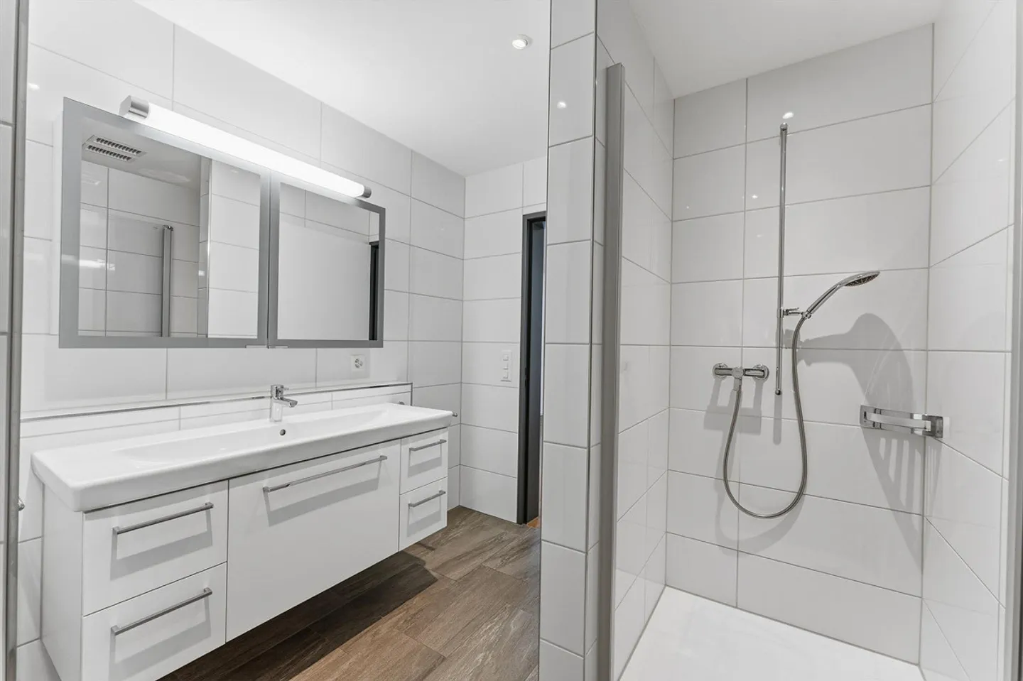 Appartement de jardin 5,5 pièces avec vue sur les montagnes de Nidwald - Photo 12 sur 20