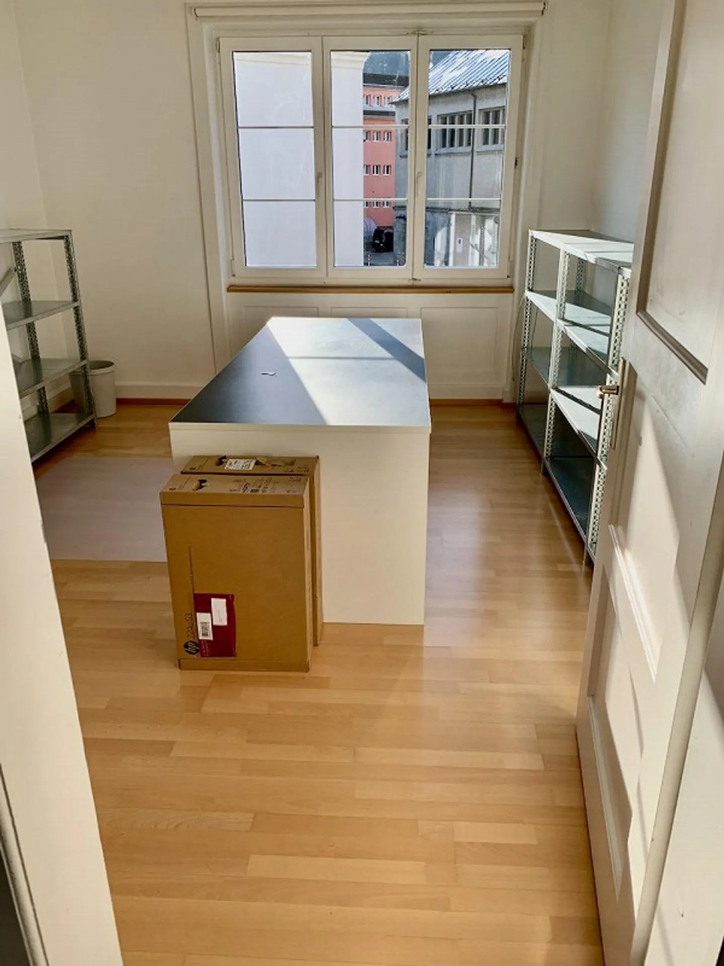 Office space in a shared office - Photo 6 of 8