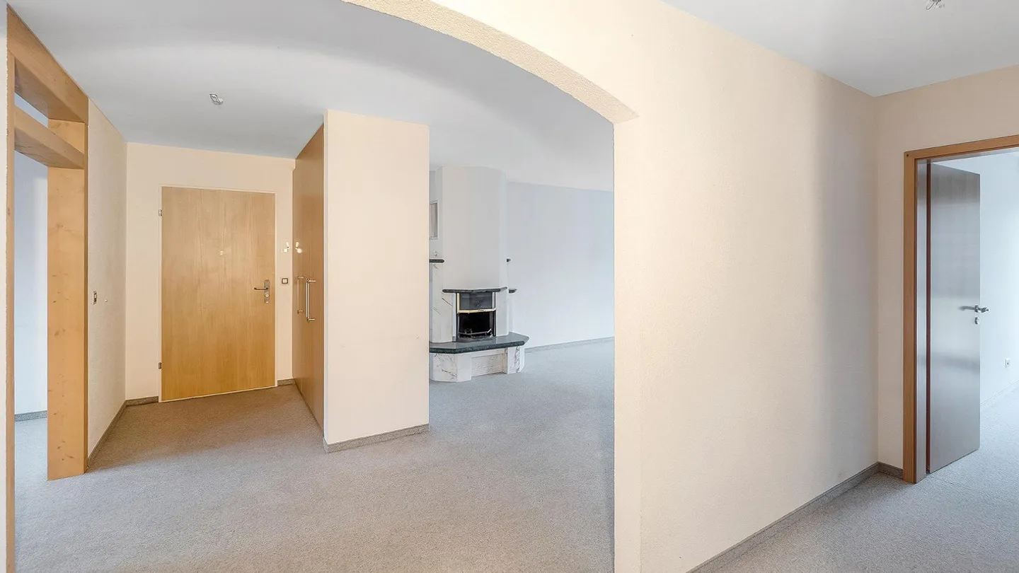 Spacious Family Apartment in a Quiet Location - with Balcony & Fireplace - Photo 6 of 17