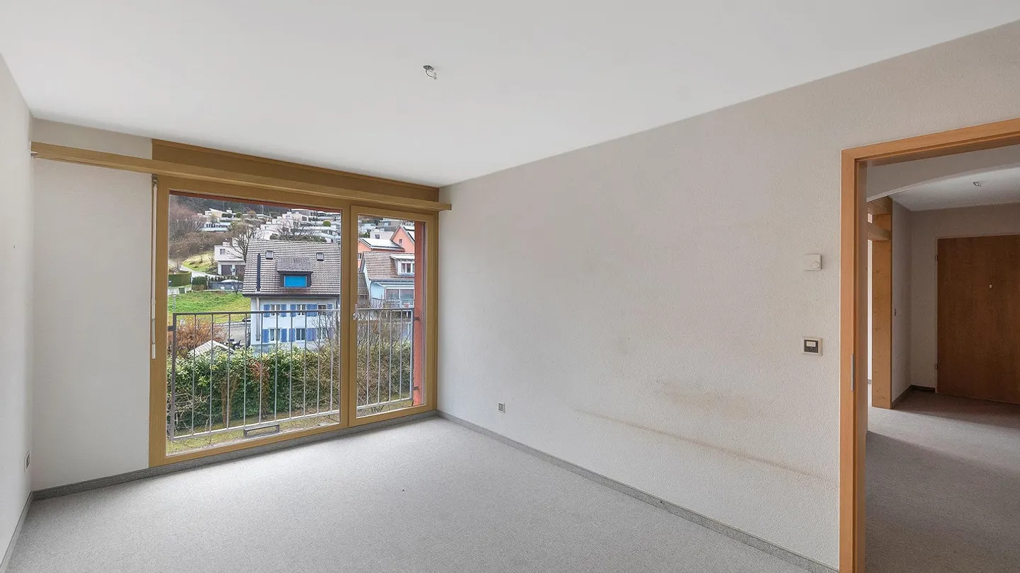 Spacious Family Apartment in a Quiet Location - with Balcony & Fireplace - Photo 8 of 17