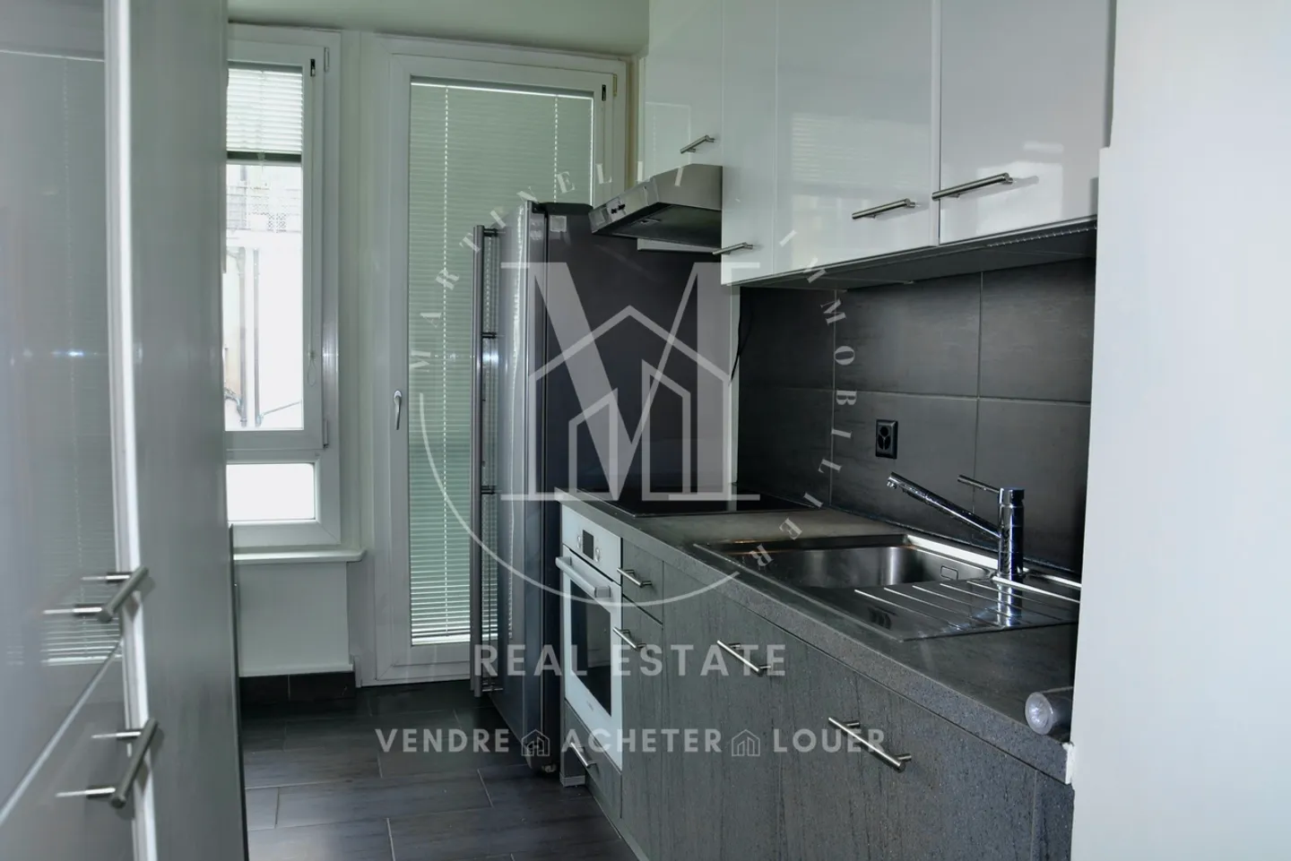 Apartment for rent - Photo 3 of 5