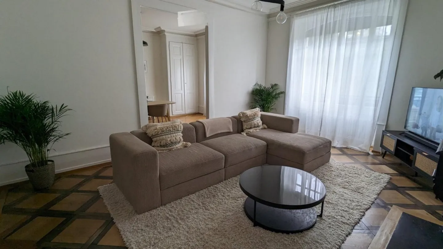 Appartement de 5 Pièces à Genève - Quartier Eaux-Vives - Photo 1 sur 6