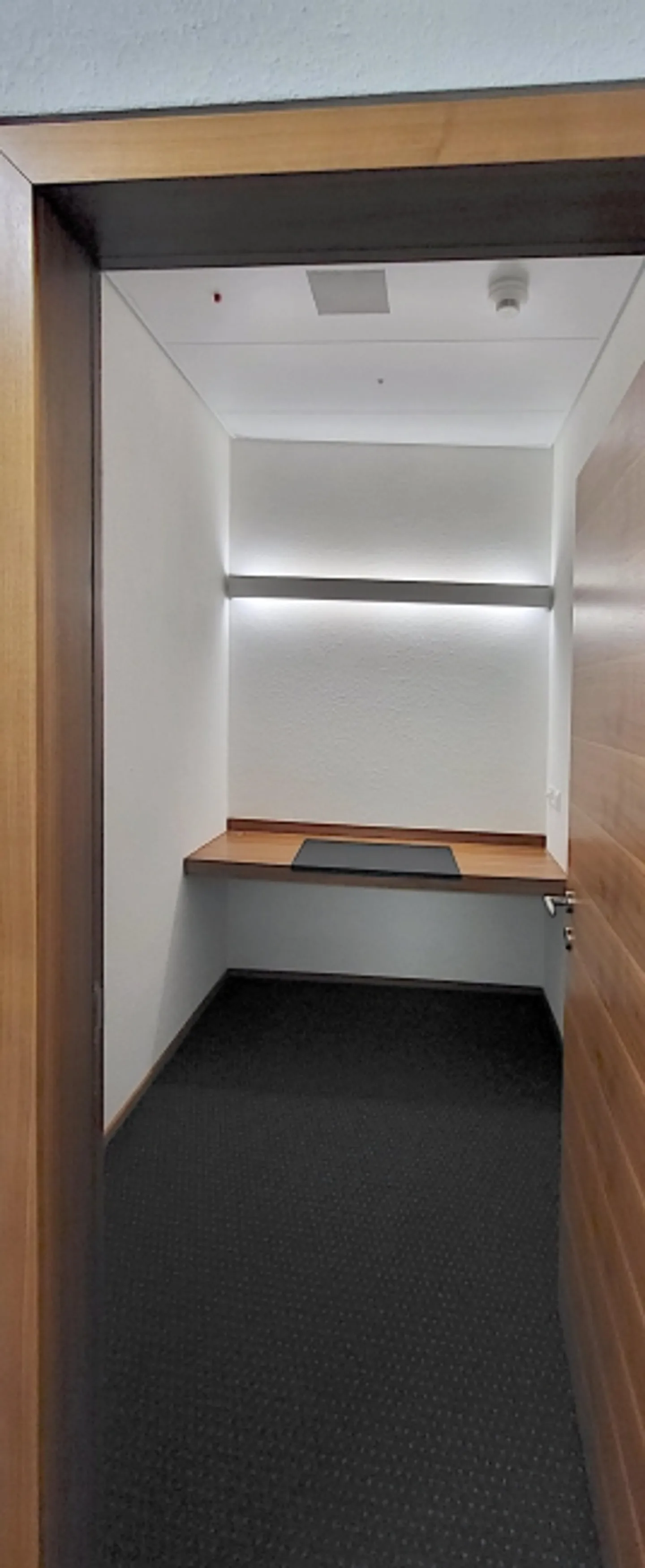 "Chambre forte à louer!" - Photo 1 sur 3