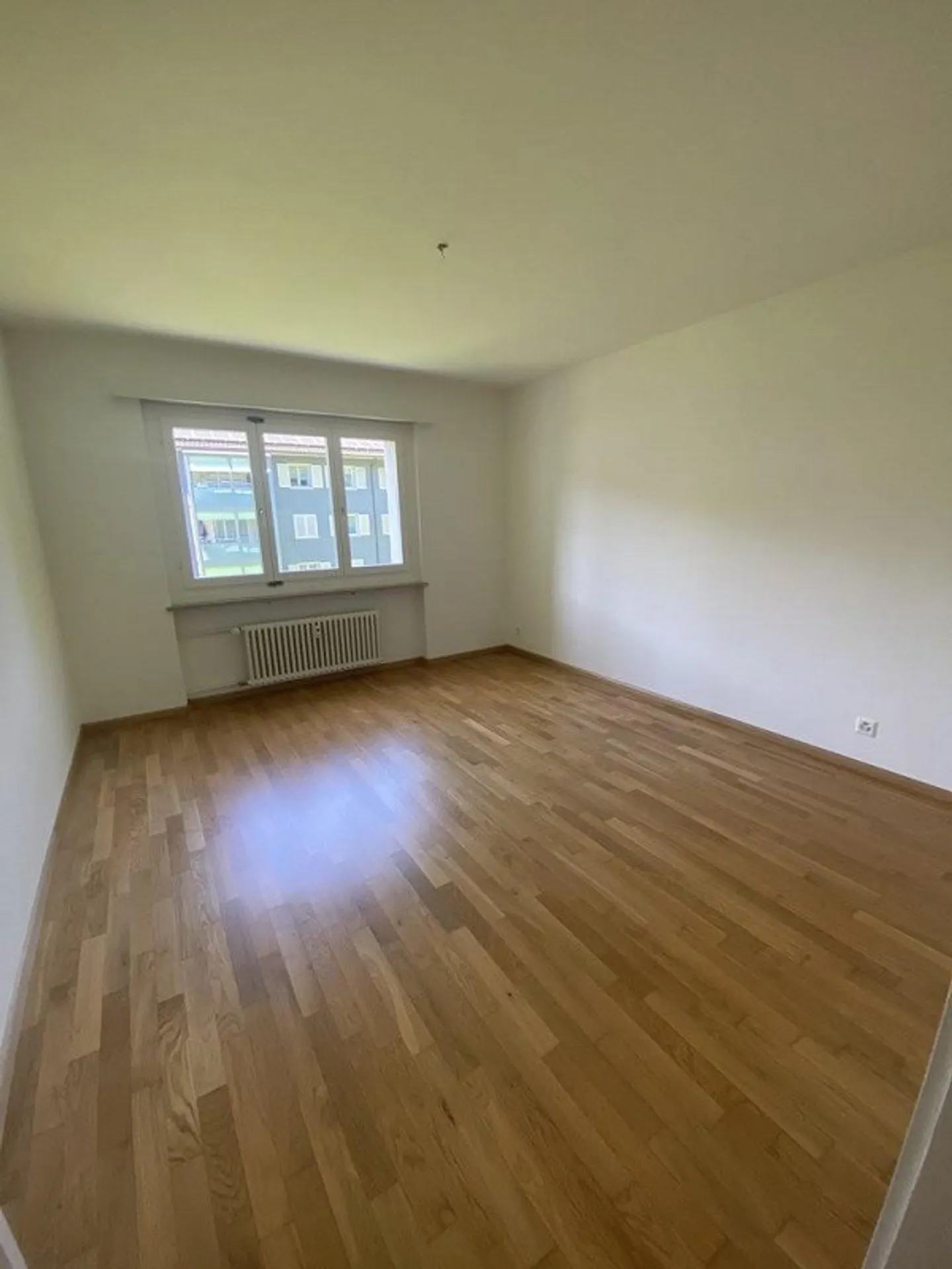 Appartement de 3,5 pièces rénové en 2021 avec patio - Photo 7 sur 8