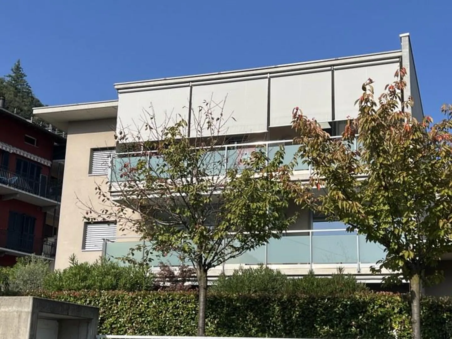 Elegant penthouse, large sunny terrace with lake view - Photo 1 of 13