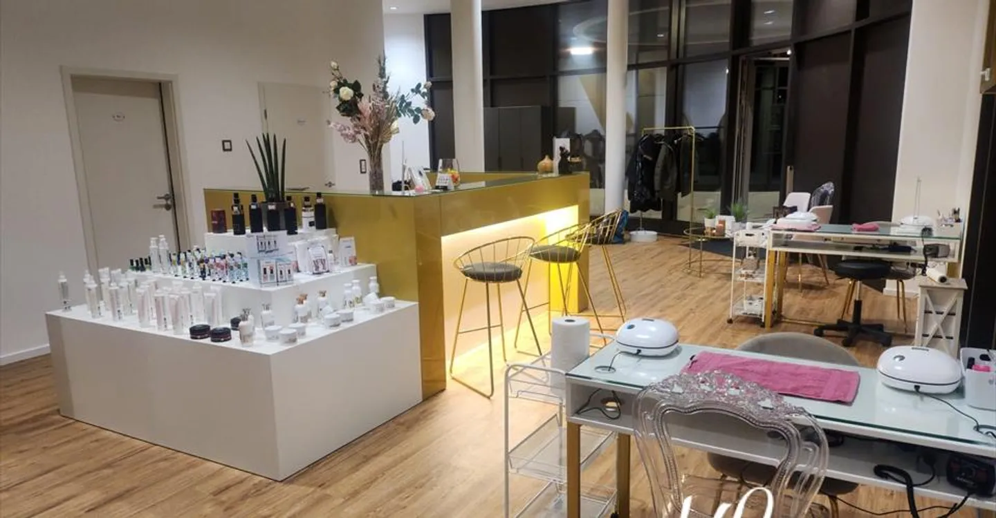 Shop for rent - Photo 1 of 5