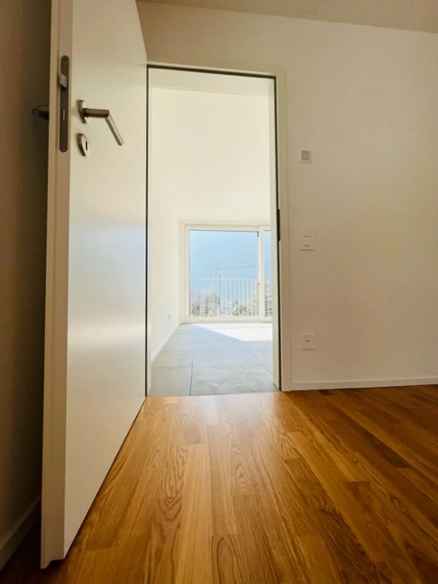 Moderno appartamento con 2 camere a Grono - Foto 3 di 5