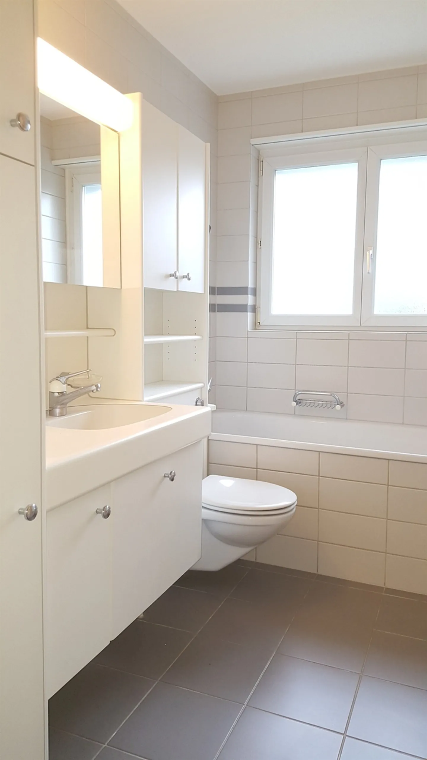 Well-maintained living in Steinhausen - Photo 5 of 8