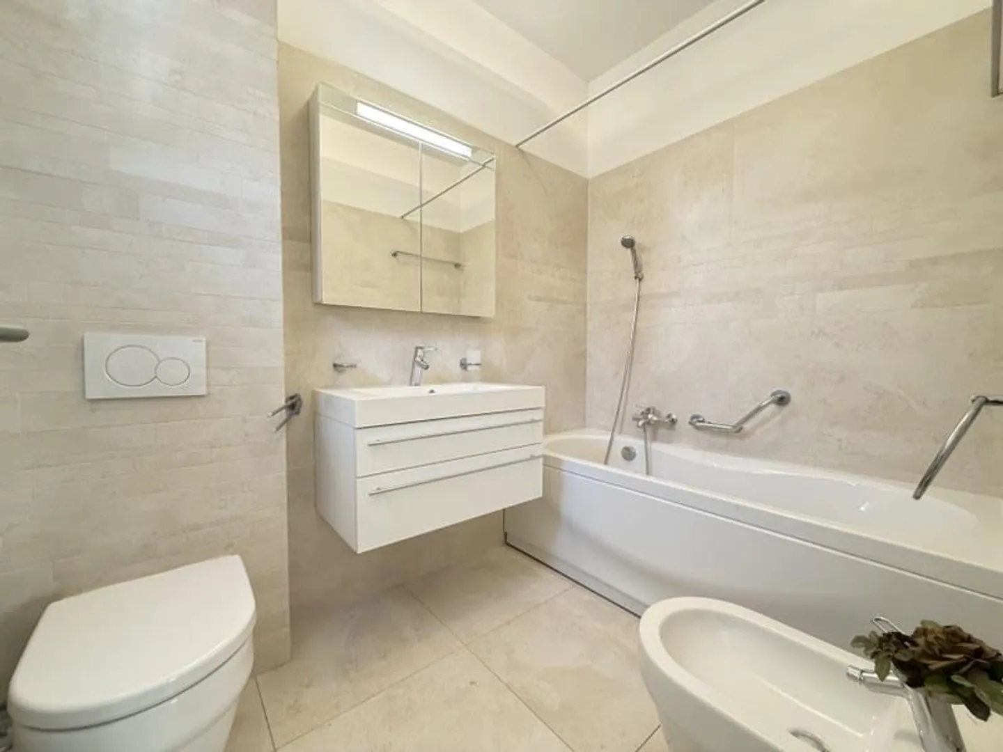 Elegant penthouse, large sunny terrace with lake view - Photo 13 of 13